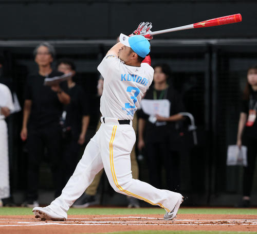 全パ対全セ ホームラン競争に出場する近藤(撮影・加藤哉)