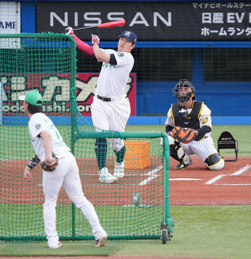 ホームランダービー準々決勝に臨むヤクルト村上(撮影・鈴木みどり)