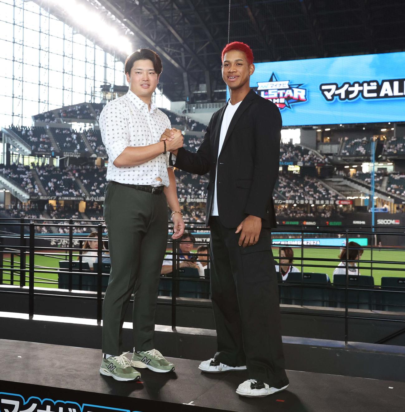 オールスターに向け意気込むヤクルト村上（左）と日本ハム万波（撮影・黒川智章）