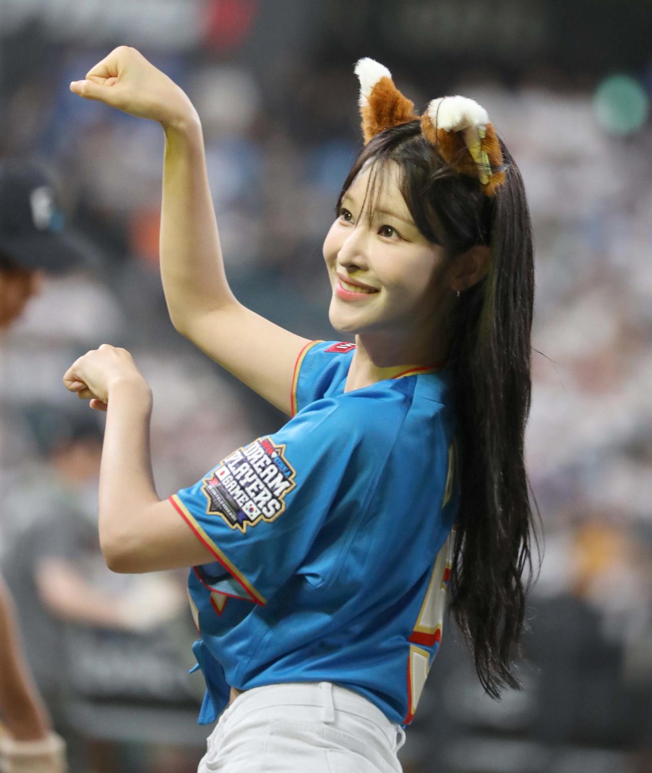 日韓ドリームプレーヤーズゲーム　日本対韓国　「きつねダンス」を踊る韓国チアガール（撮影・黒川智章）