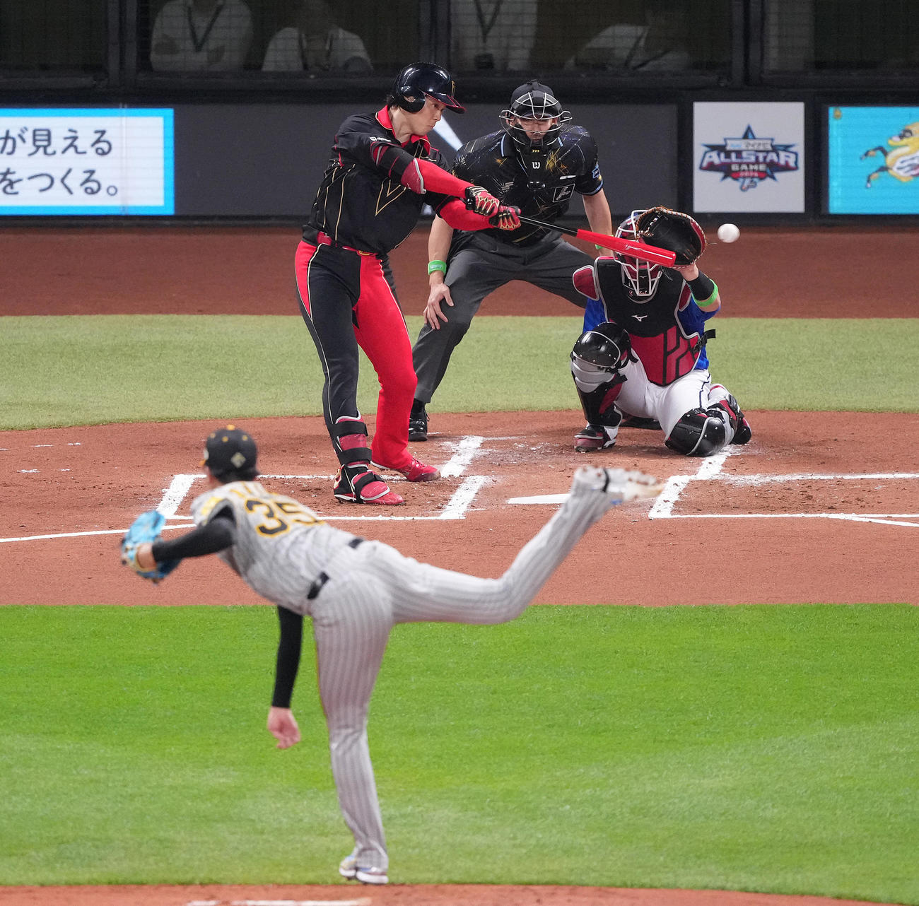 全パ対全セ　1回裏全パ1死、左前打を放つ日本ハム山崎。投手阪神才木（撮影・鈴木みどり）