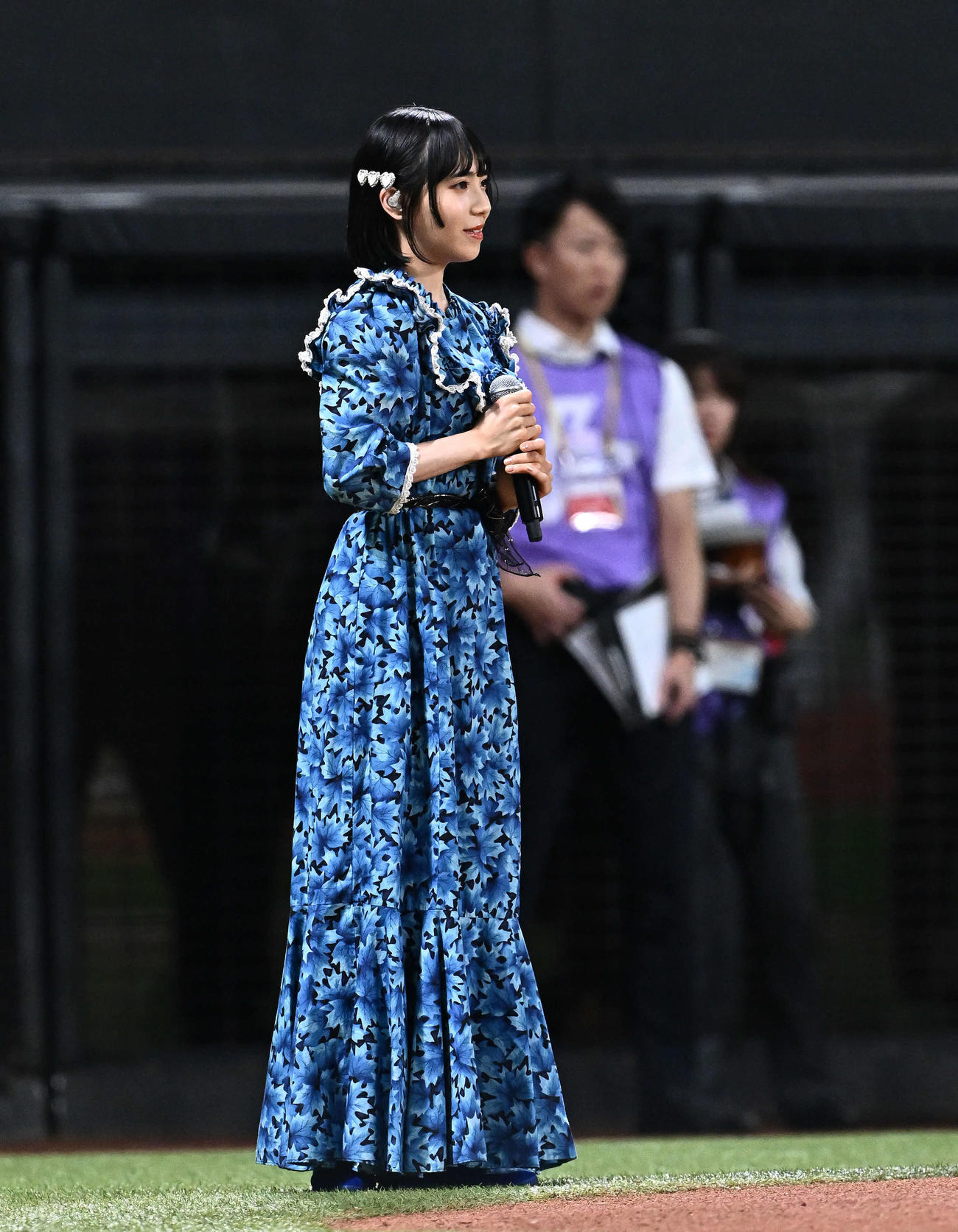 全パ対全セ　試合前に君が代を独唱したアユニ・D（撮影・滝沢徹郎）