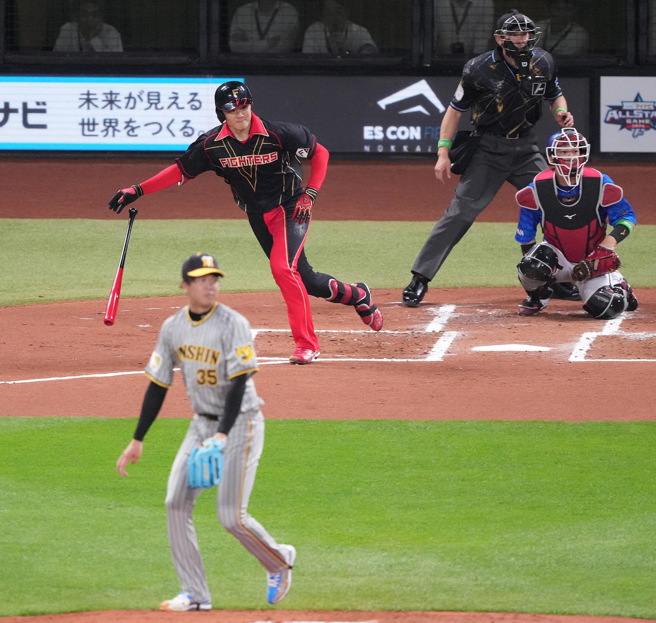 全パ対全セ　1回裏全パ1死、左前打を放つ山崎。投手才木（撮影・鈴木みどり）