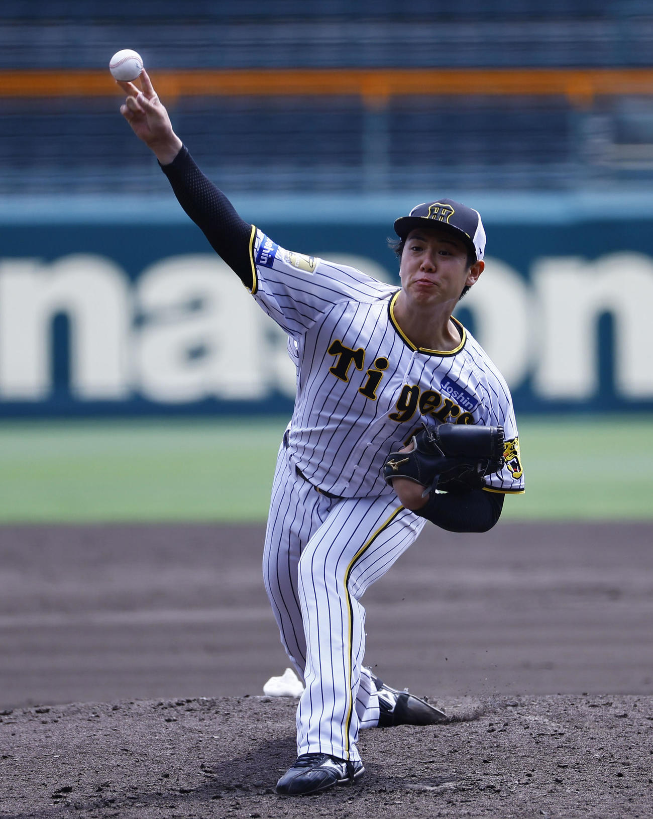 シート打撃に登板した阪神石黒（撮影・藤尾明華）