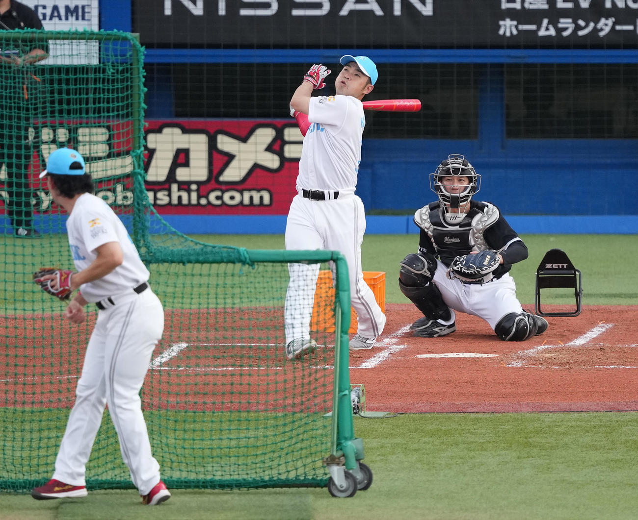 全セ対全パ　ホームランダービー決勝に臨む近藤（撮影・鈴木みどり）