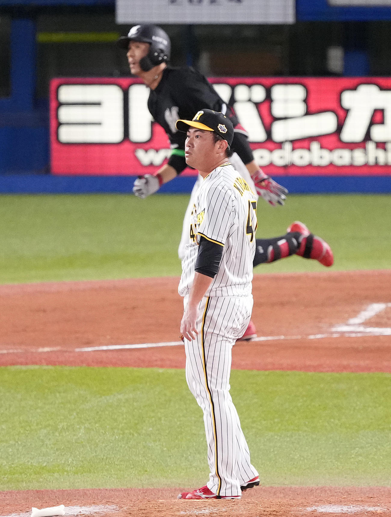 全セ対全パ　7回表全パ無死、岡に右越えソロ本塁打を浴びる桐敷（撮影・鈴木みどり）
