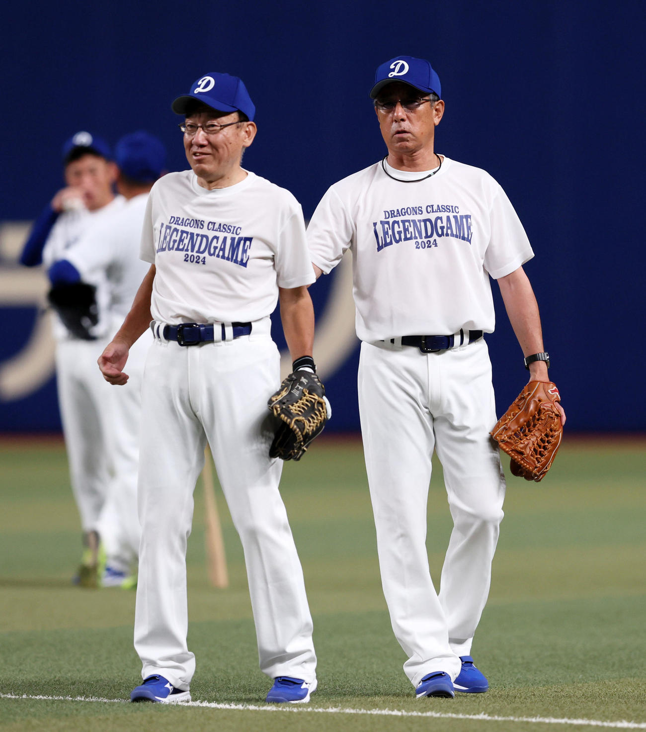 練習でノックを受ける上川（左）と平野（撮影・加藤哉）