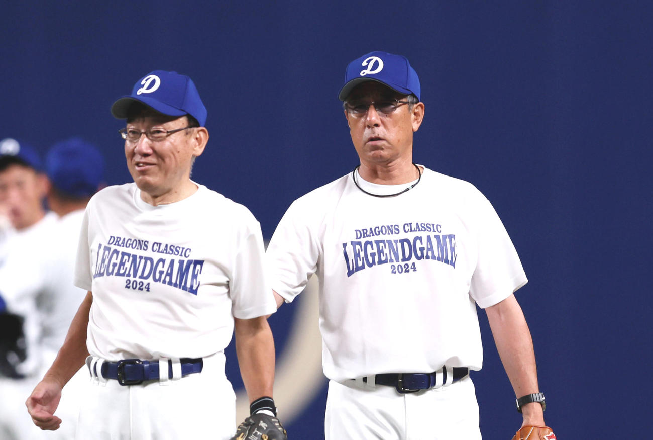 練習でノックを受ける上川（左）と平野（撮影・加藤哉）
