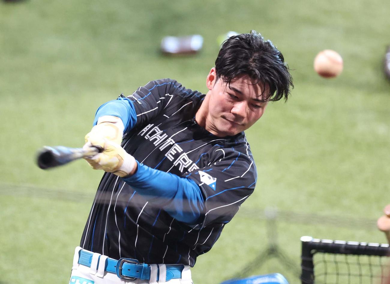 ティー打撃をする日本ハム清宮（撮影・黒川智章）