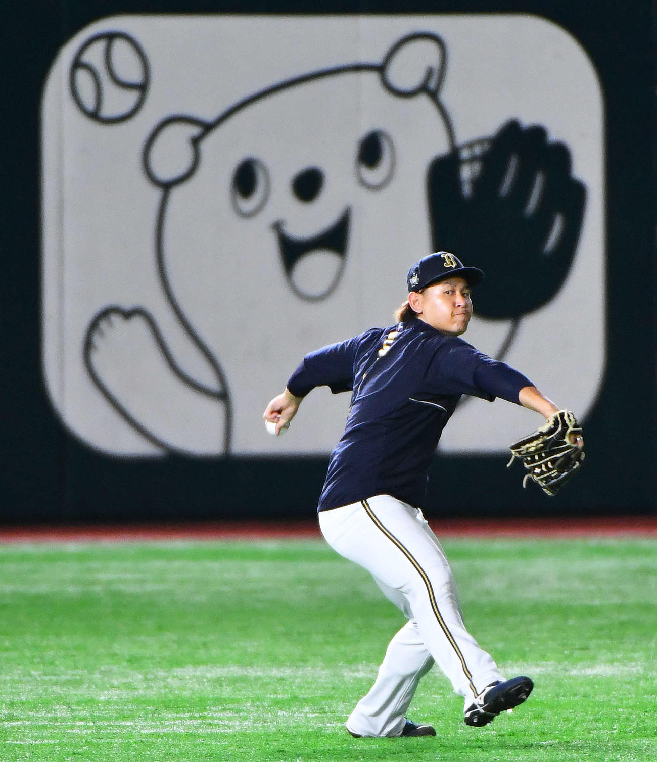 キャッチボールを行う宮城（撮影・岩下翔太）