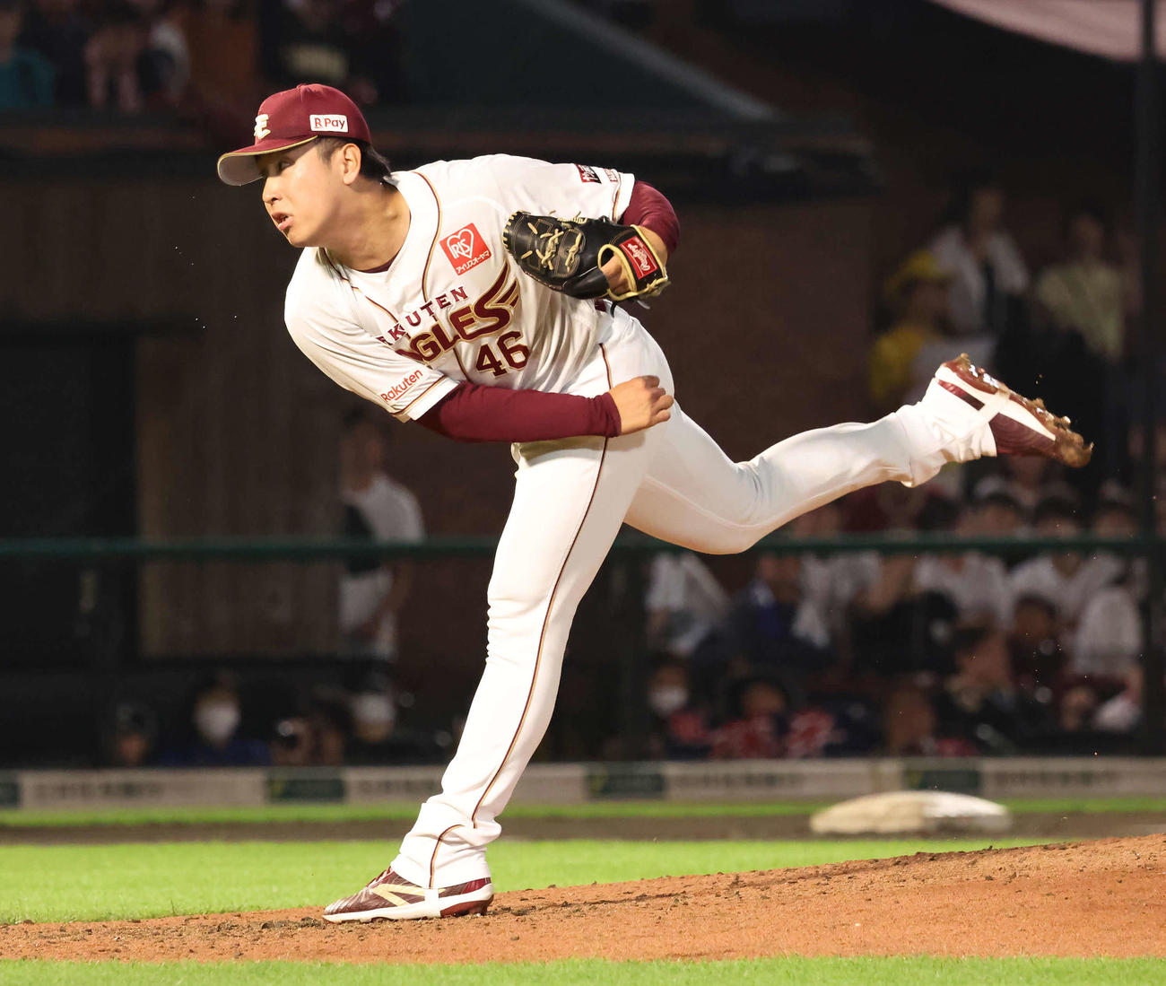 楽天対ロッテ　楽天2人目藤平（撮影・丹羽敏通）