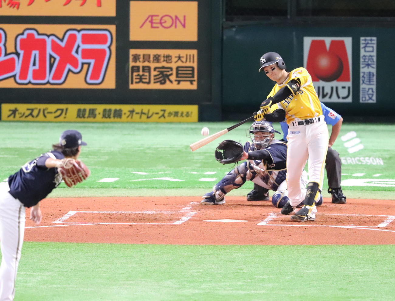 ソフトバンク対オリックス　1回裏ソフトバンク2死二塁、正木は中越えの2点本塁打を放つ（撮影・鬼束羽瑠菜）