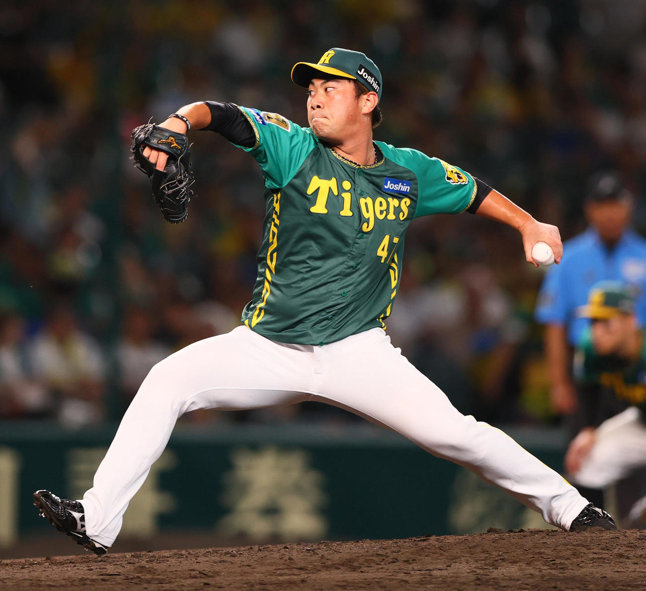 阪神対中日　8回表、阪神3番手で登板の桐敷（撮影・上山淳一）