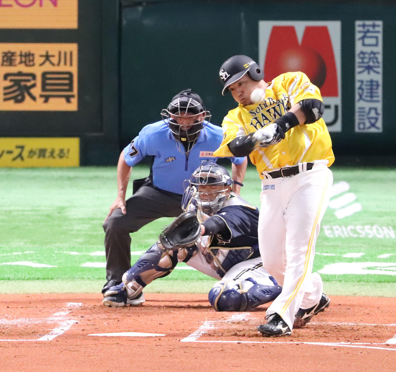 ソフトバンク対オリックス　1回裏ソフトバンク2死一塁、山川は先制の左中間に2点本塁打を放つ（撮影・鬼束羽瑠菜）