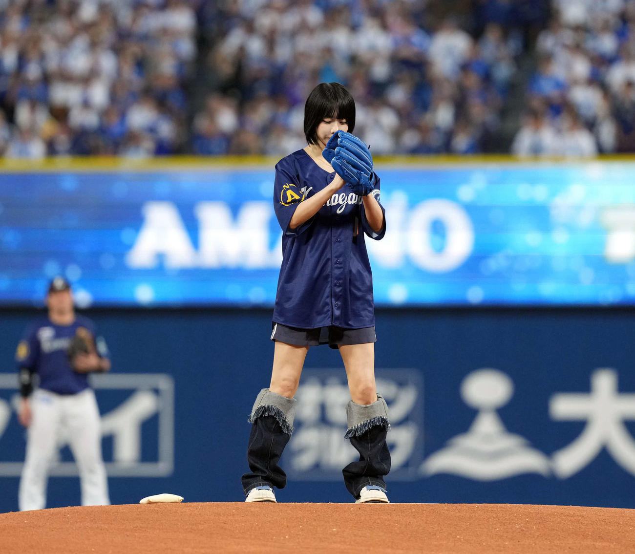 DeNA対巨人　始球式を務めたあの（撮影・たえ見朱実）