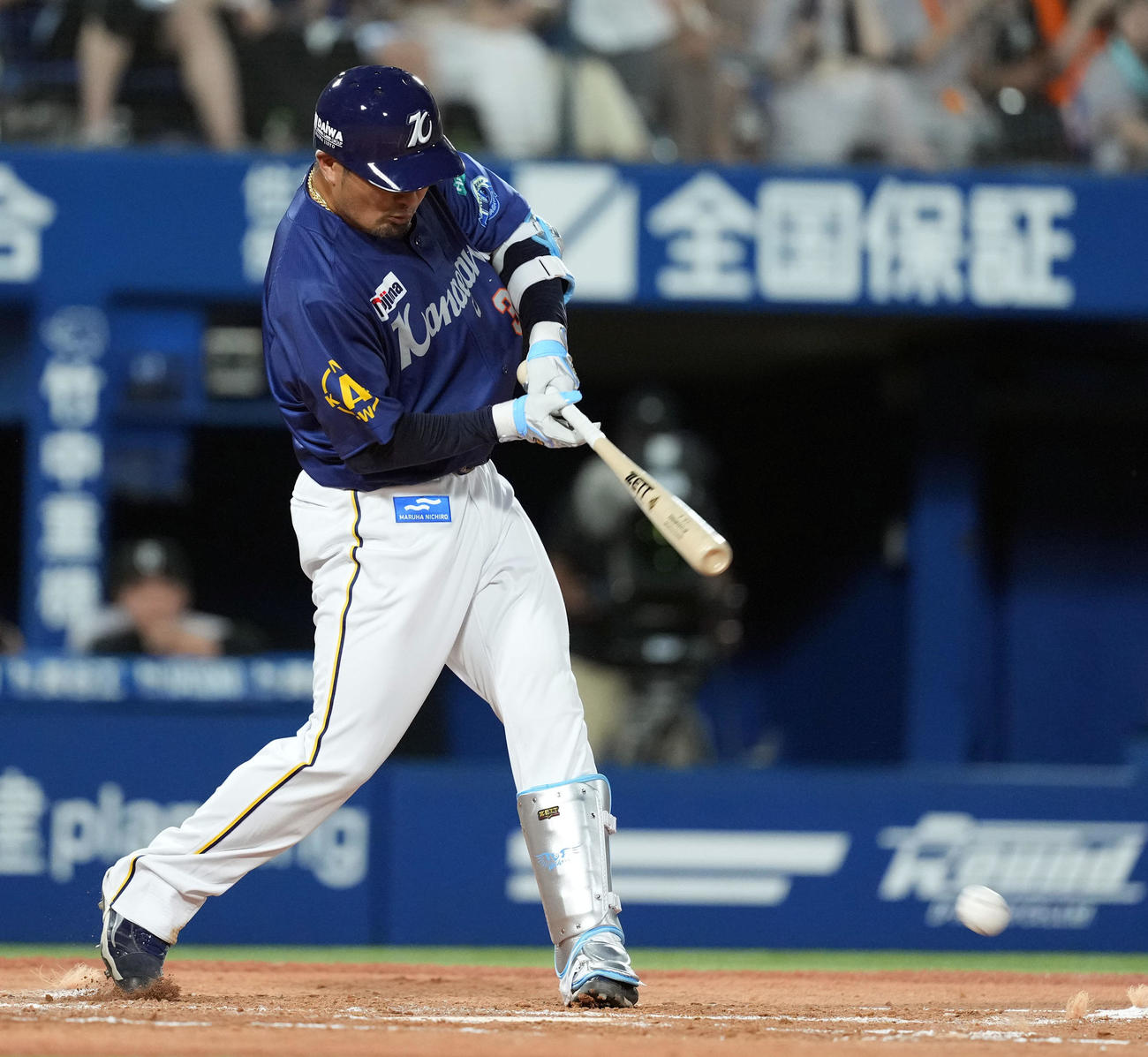 DeNA対巨人　3回裏DeNA1死、遊安打を放つ森敬（撮影・たえ見朱実）