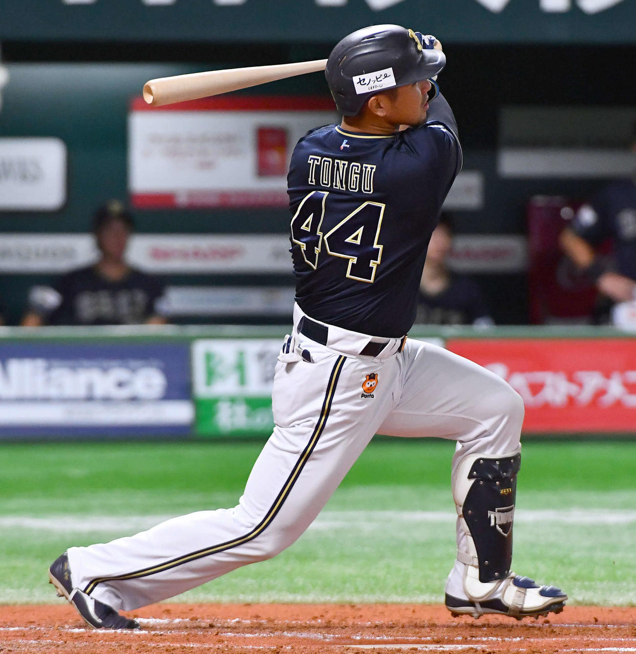 ソフトバンク対オリックス　3回表オリックス無死、頓宮は先制の左越え本塁打を放つ（撮影・岩下翔太）