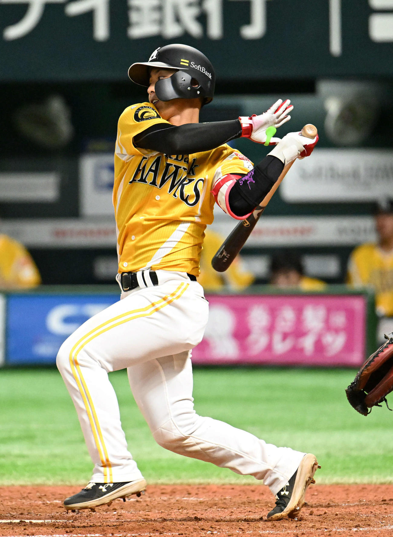 ソフトバンク対オリックス　5回裏ソフトバンク2死一、二塁、今宮は勝ち越しとなる適時打を放つ（撮影・林敢治）