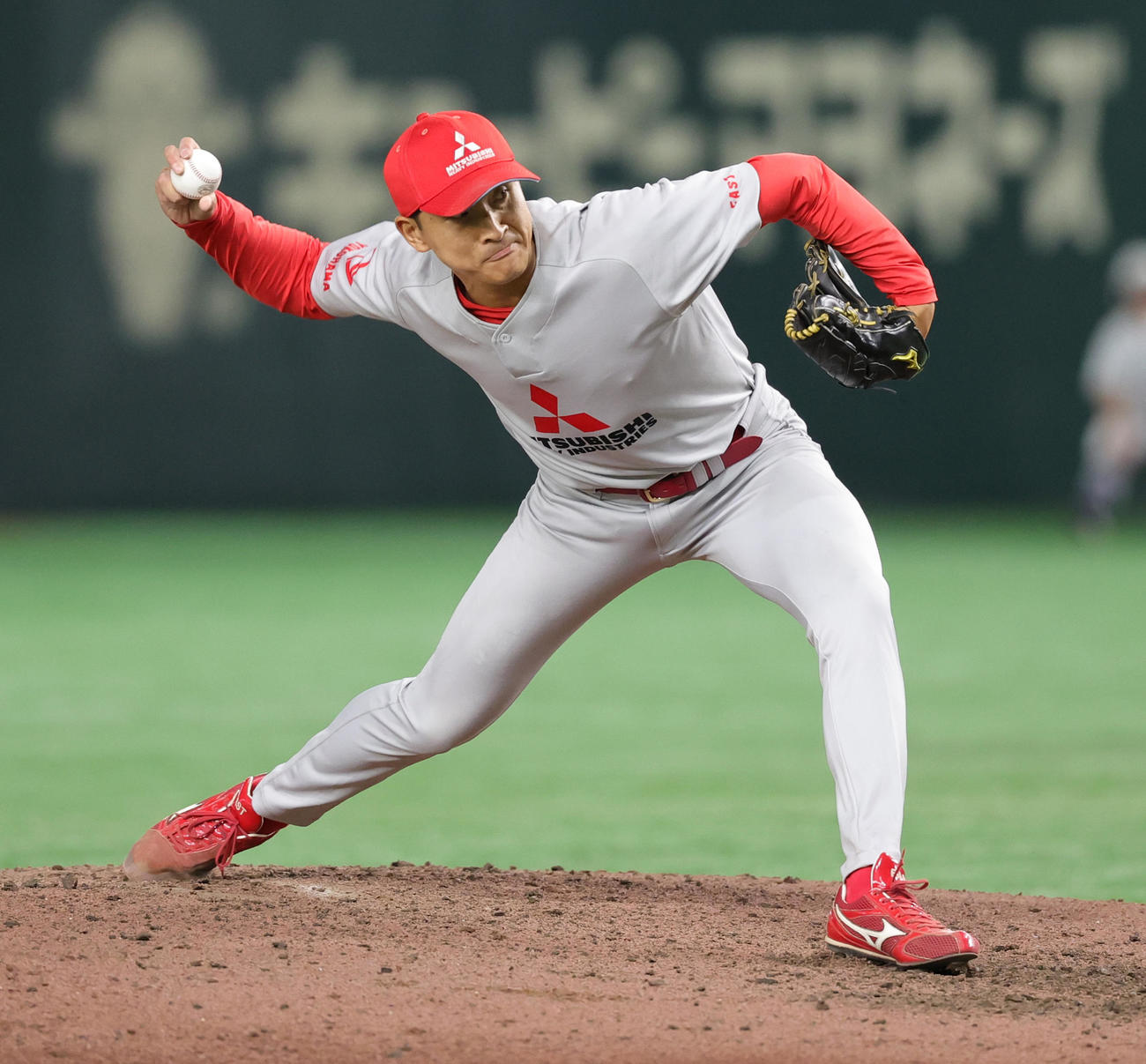 東京ガス対三菱重工East　力投する三菱重工East・長島（撮影・野上伸悟）