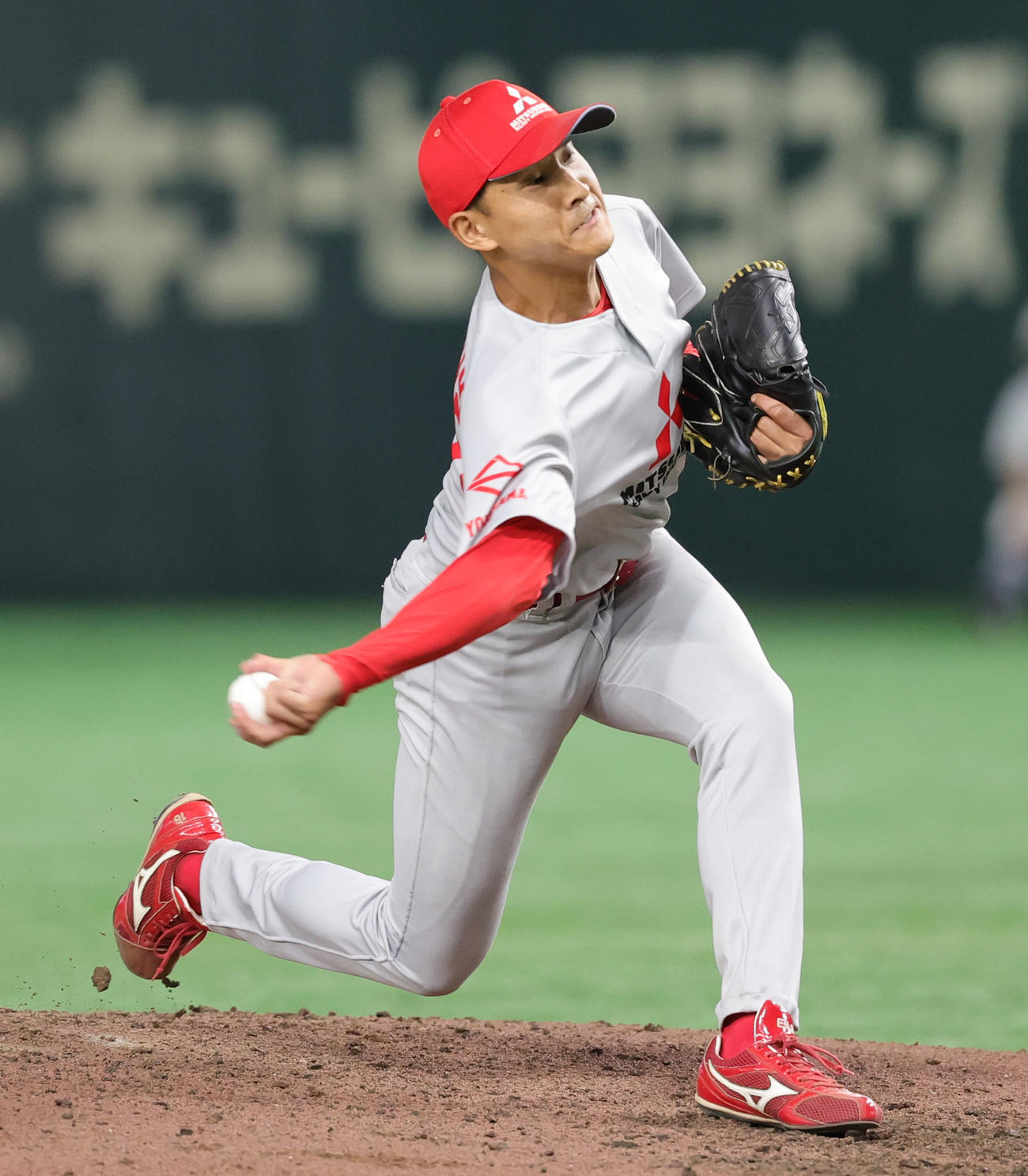 東京ガス対三菱重工East　力投する三菱重工East・長島（撮影・野上伸悟）