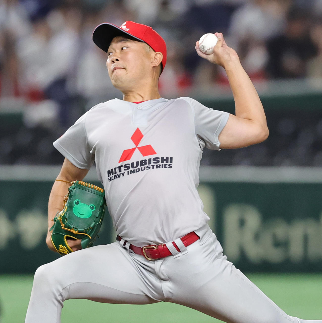 東京ガス対三菱重工East　力投する三菱重工East・本間（撮影・野上伸悟）