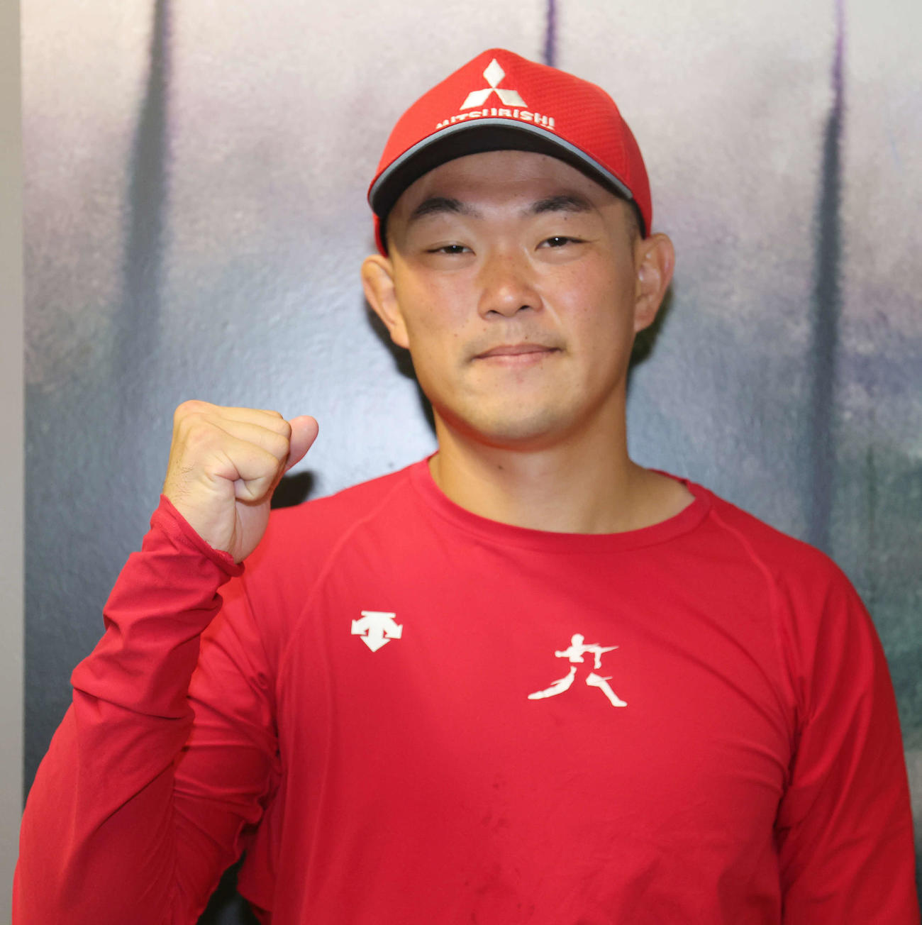 東京ガス対三菱重工East　決勝進出を決め笑顔でガッツポーズの三菱重工East・本間（撮影・野上伸悟）