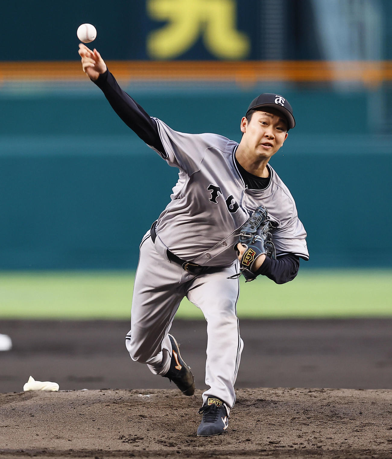阪神対巨人　先発した巨人山崎伊（撮影・藤尾明華）