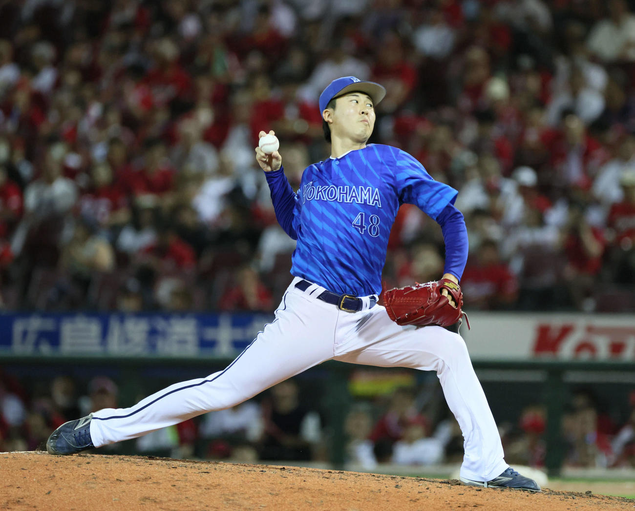 広島対DeNA 8回裏広島、DeNA4番手の京山（撮影・加藤孝規）
