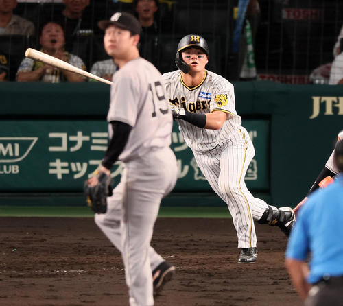 阪神】甲子園100周年を祝う3連戦で幸先のいいスタート 首位巨人たたき