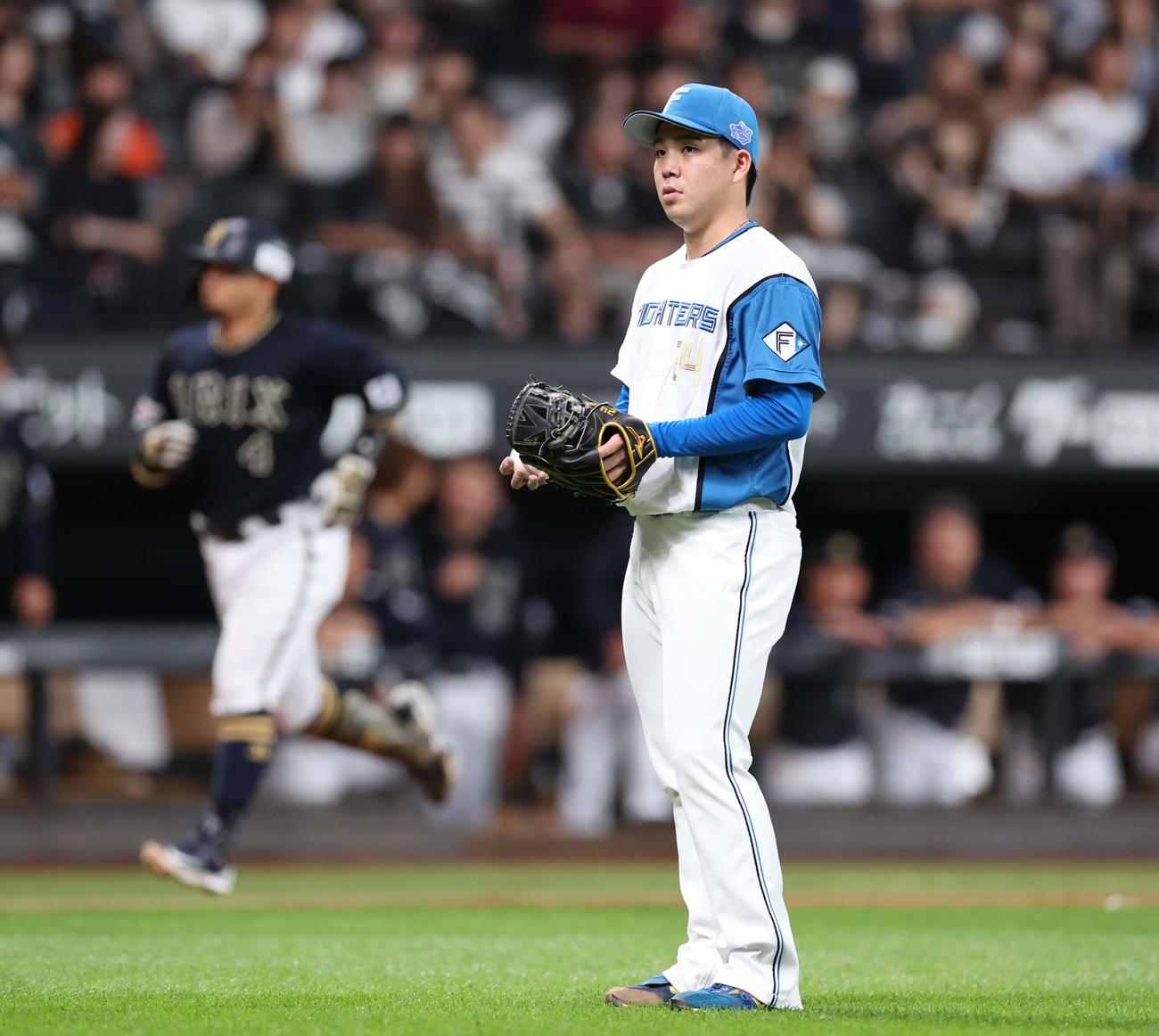 日本ハム対オリックス　2回表オリックス無死、森に右越え本塁打を浴びる金村（撮影・黒川智章）