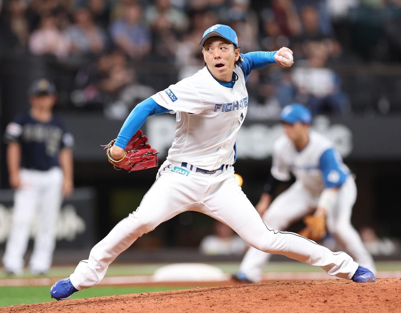 日本ハム対オリックス　10回に登板の宮西（撮影・黒川智章）