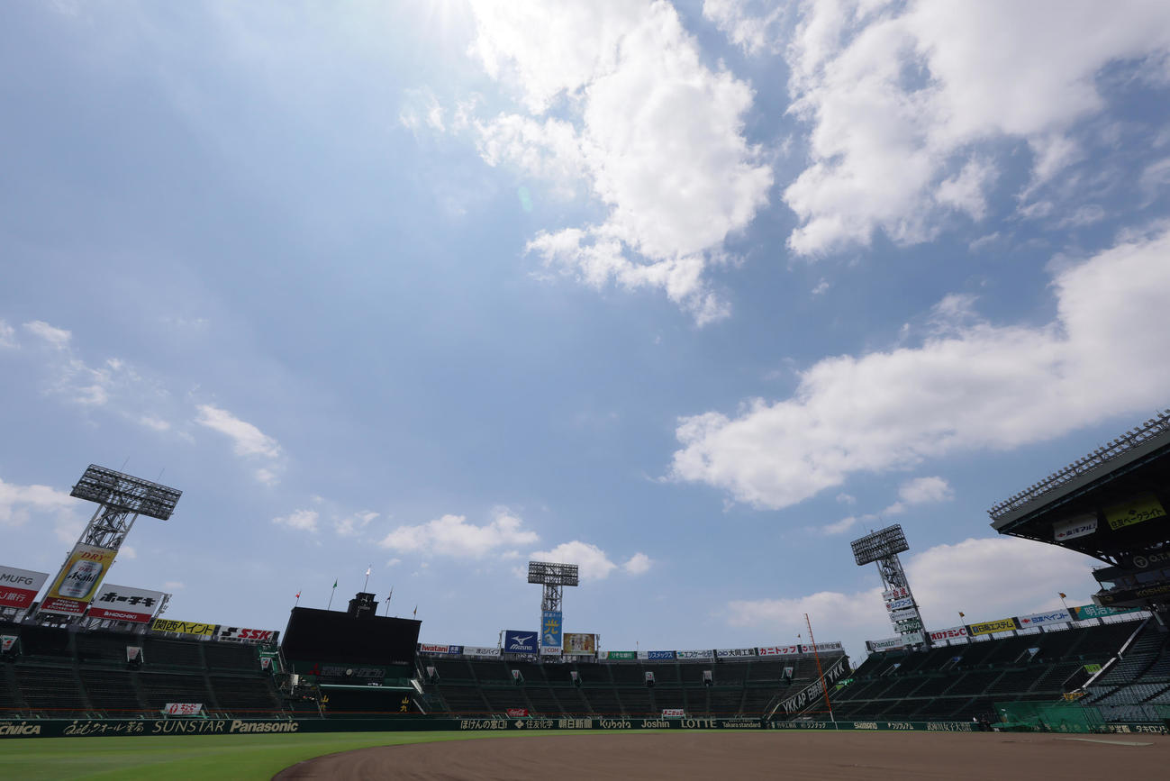 開場100周年を迎えた甲子園球場（撮影・足立雅史）