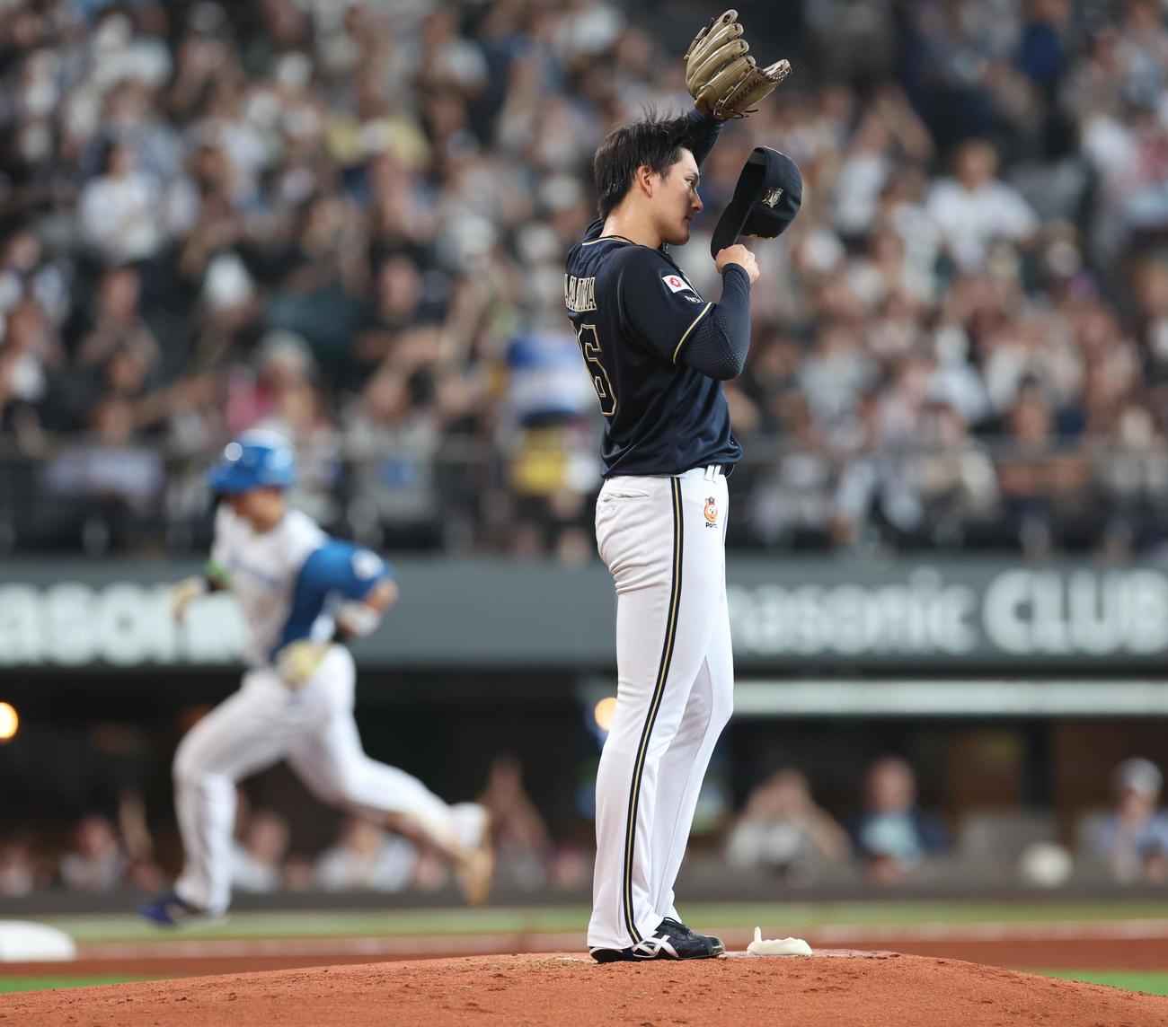 日本ハム対オリックス　1回裏日本ハム2死、清宮に右越え本塁打を浴びる高島（撮影・黒川智章）