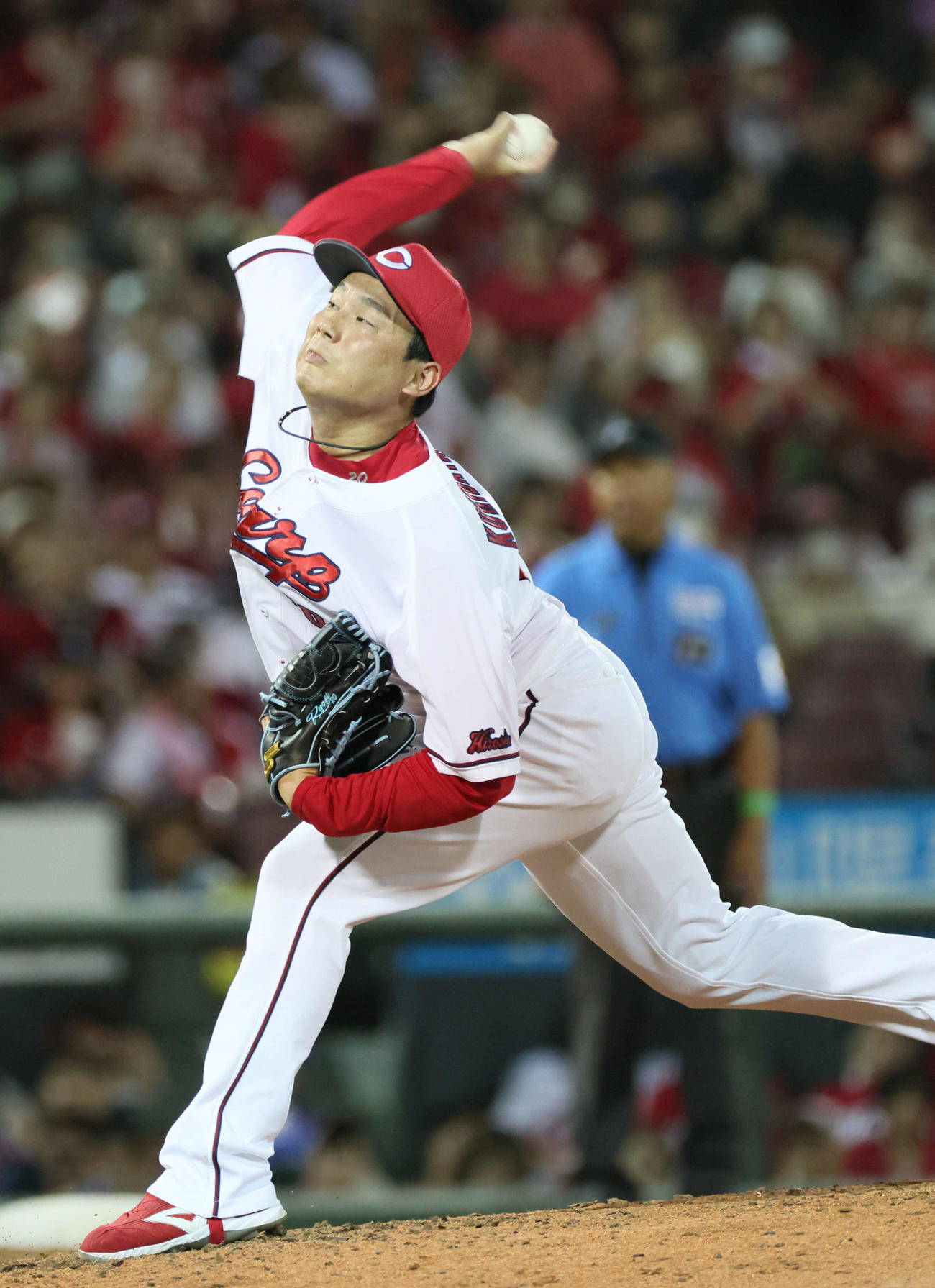 広島対DeNA 9回表DeNA、広島抑えの栗林（撮影・加藤孝規）