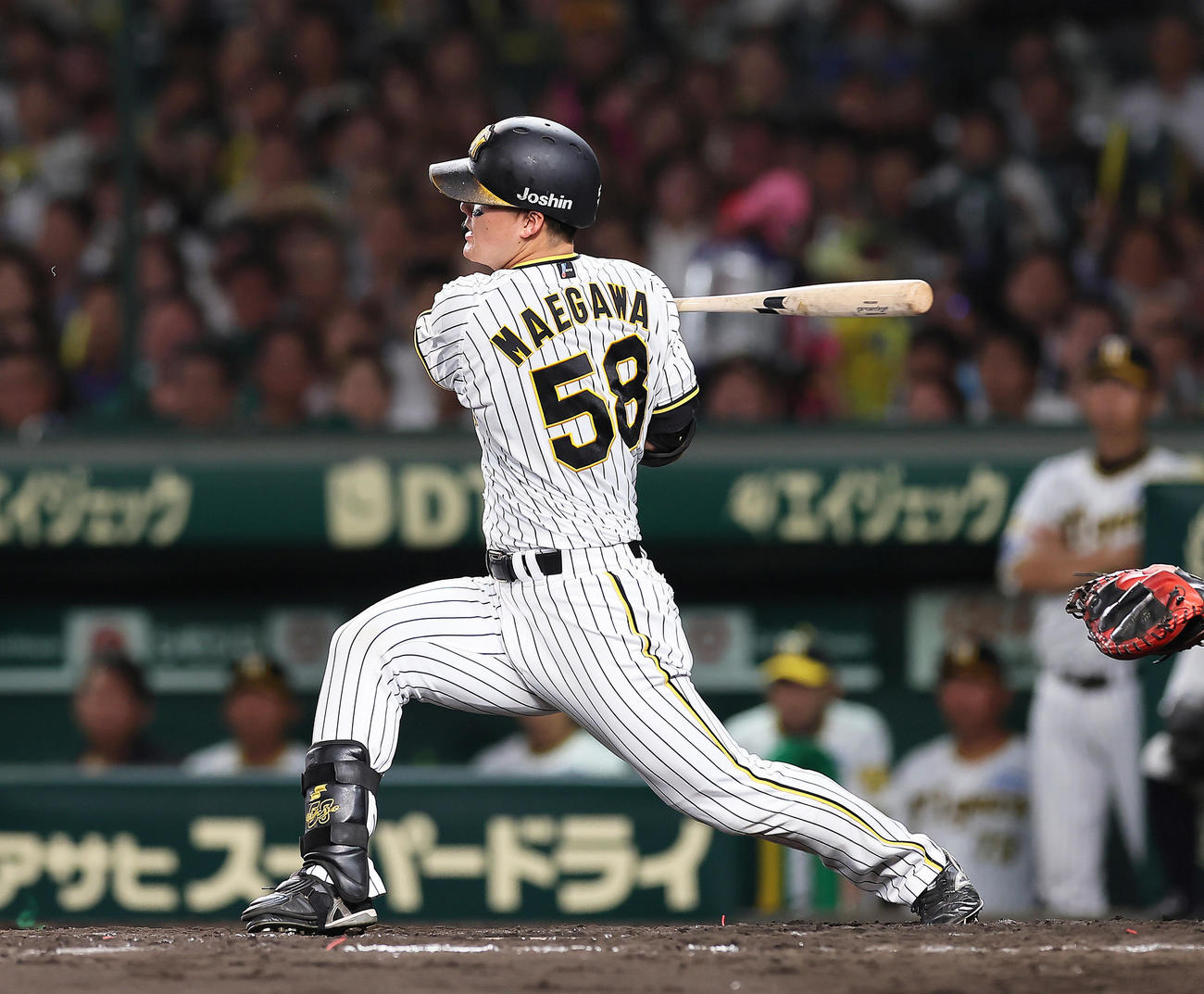 阪神対巨人　5回裏阪神2死一、二塁、前川は右前適時打を放つ（撮影・足立雅史）