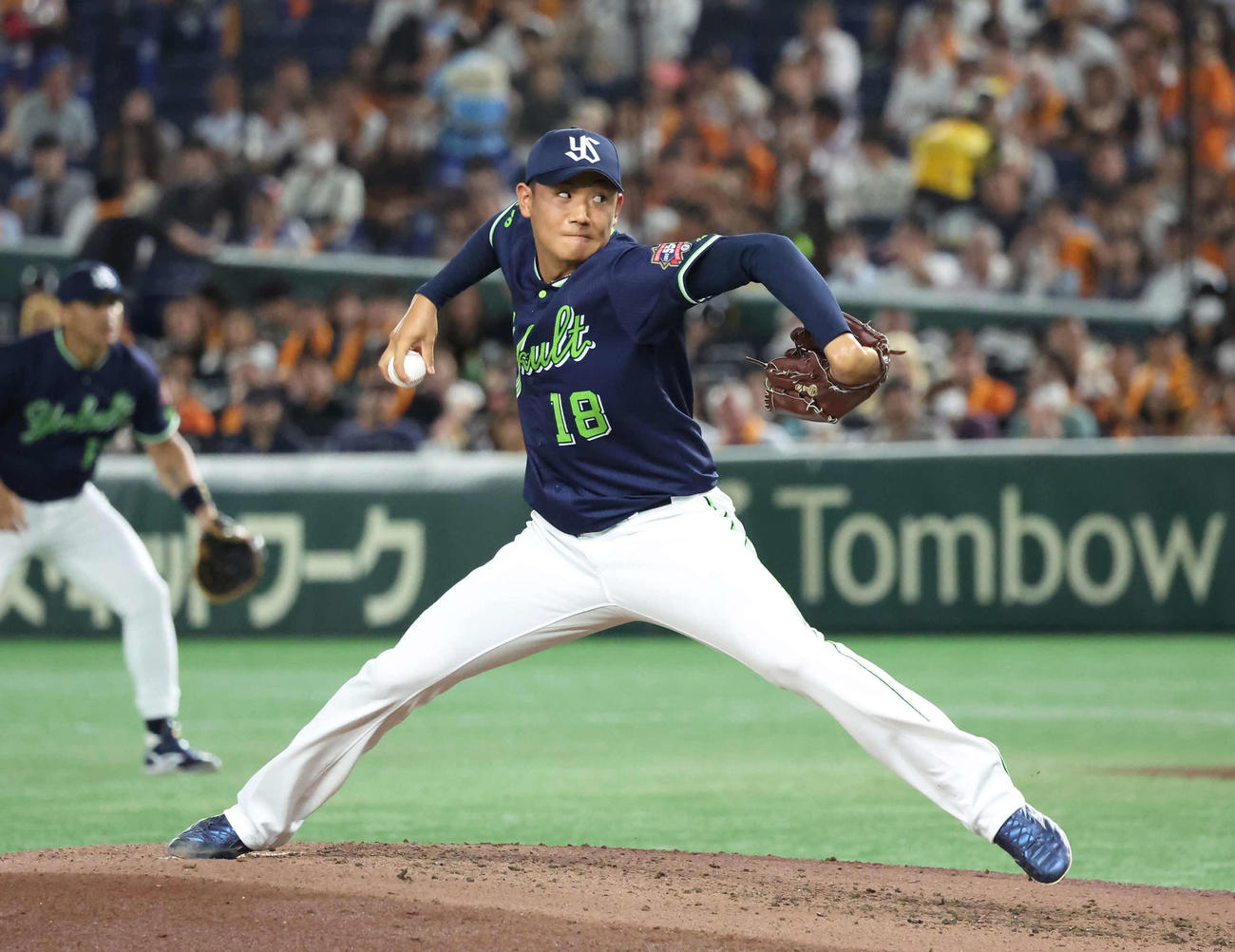 巨人対ヤクルト　力投するヤクルト先発奥川（撮影・丹羽敏通）