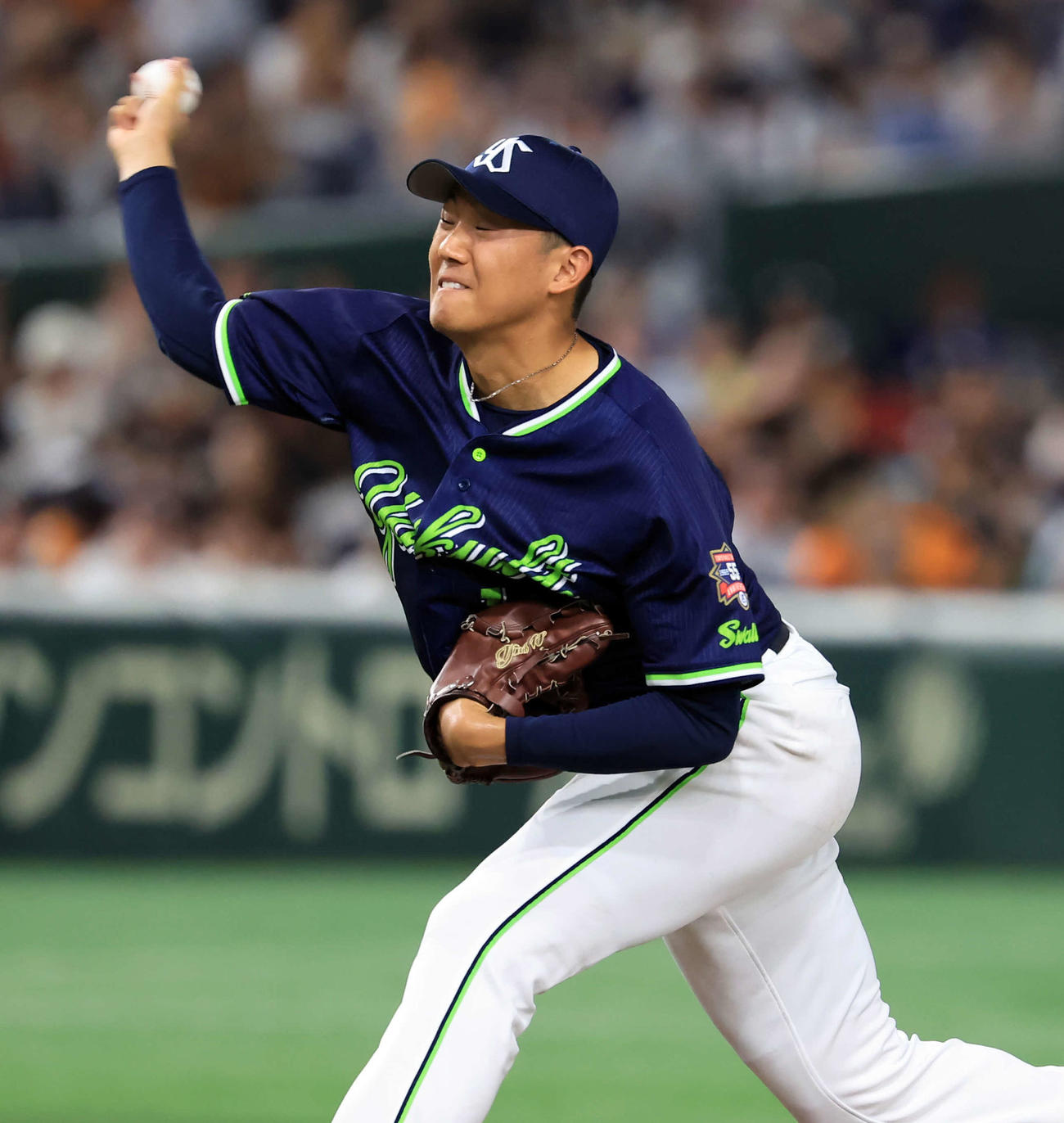 巨人対ヤクルト　力投するヤクルト先発の奥川（撮影・浅見桂子）