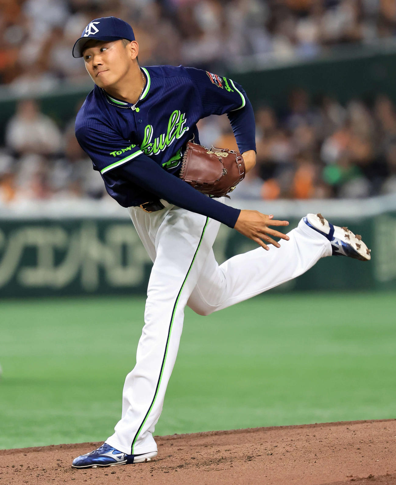 巨人対ヤクルト　力投するヤクルト先発の奥川（撮影・浅見桂子）