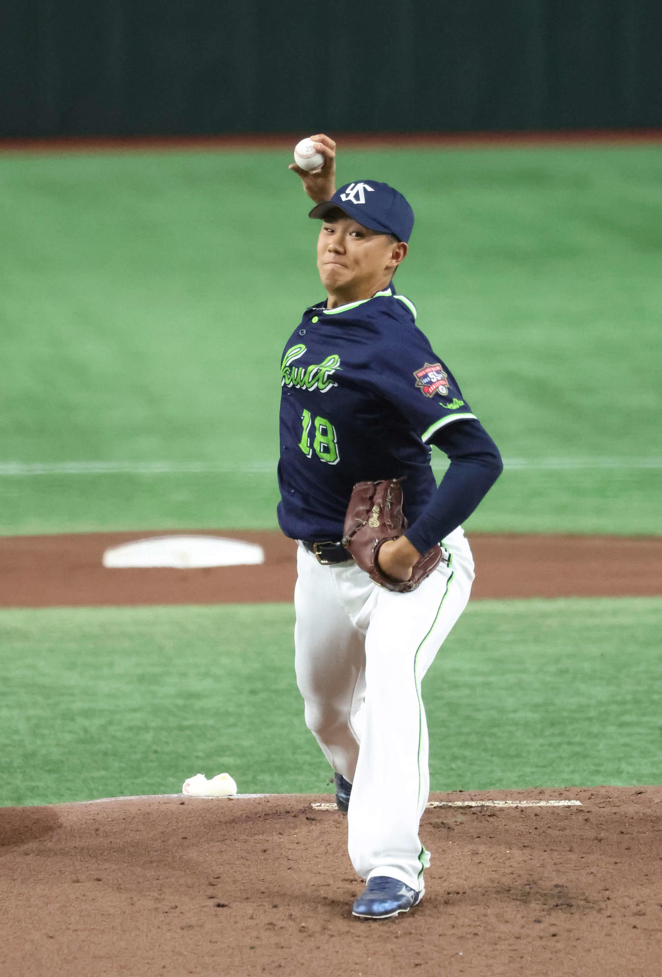 巨人対ヤクルト　力投するヤクルト先発奥川（撮影・丹羽敏通）