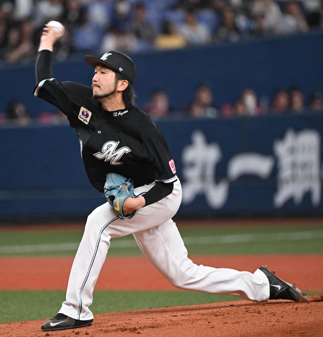 オリックス対ロッテ　力投するロッテ先発の石川歩（撮影・和賀正仁）