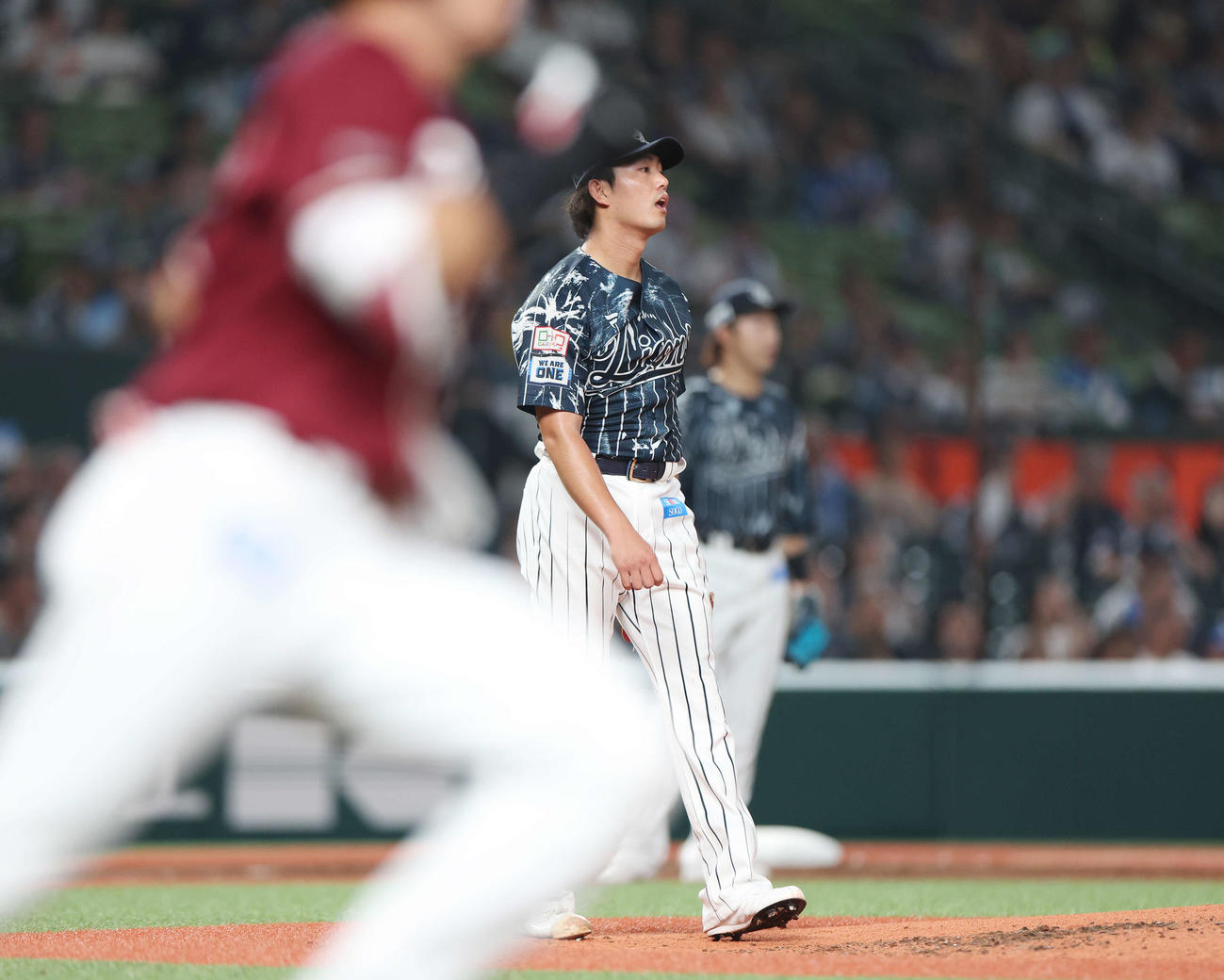 西武対楽天　5回表楽天1死一塁、中島に右越え2点本塁打を浴びる今井（撮影・宮地輝）