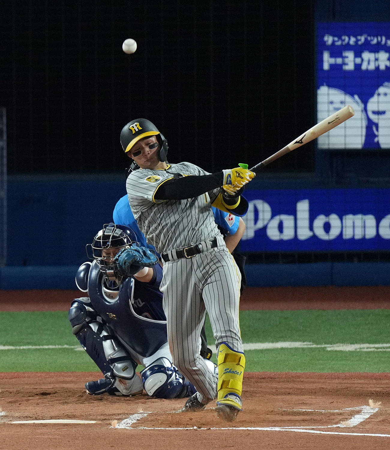 DeNA対阪神　6回表阪神1死二塁、中前に同点の適時打を放つ森下（撮影・たえ見朱実）