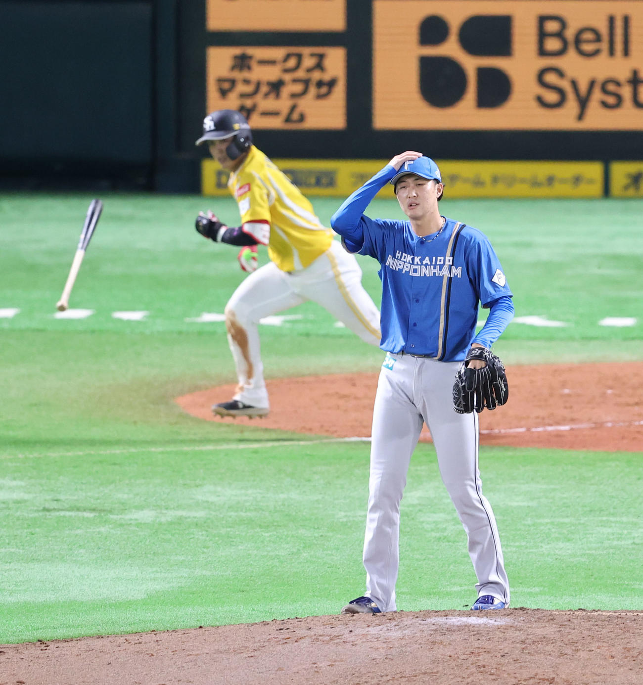 ソフトバンク対日本ハム　5回裏ソフトバンク無死、今宮に中前安打を浴びた柳川（撮影・梅根麻紀）