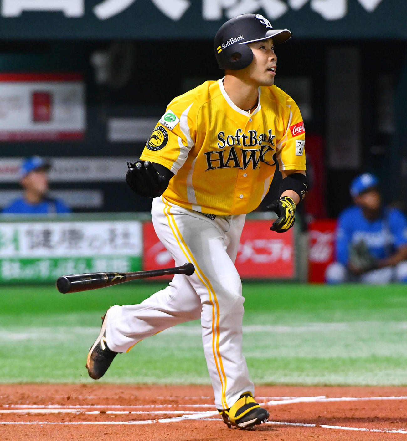 ソフトバンク対日本ハム　1回裏ソフトバンク2死一塁、近藤は右中間へ2点本塁打を放つ（撮影・岩下翔太）