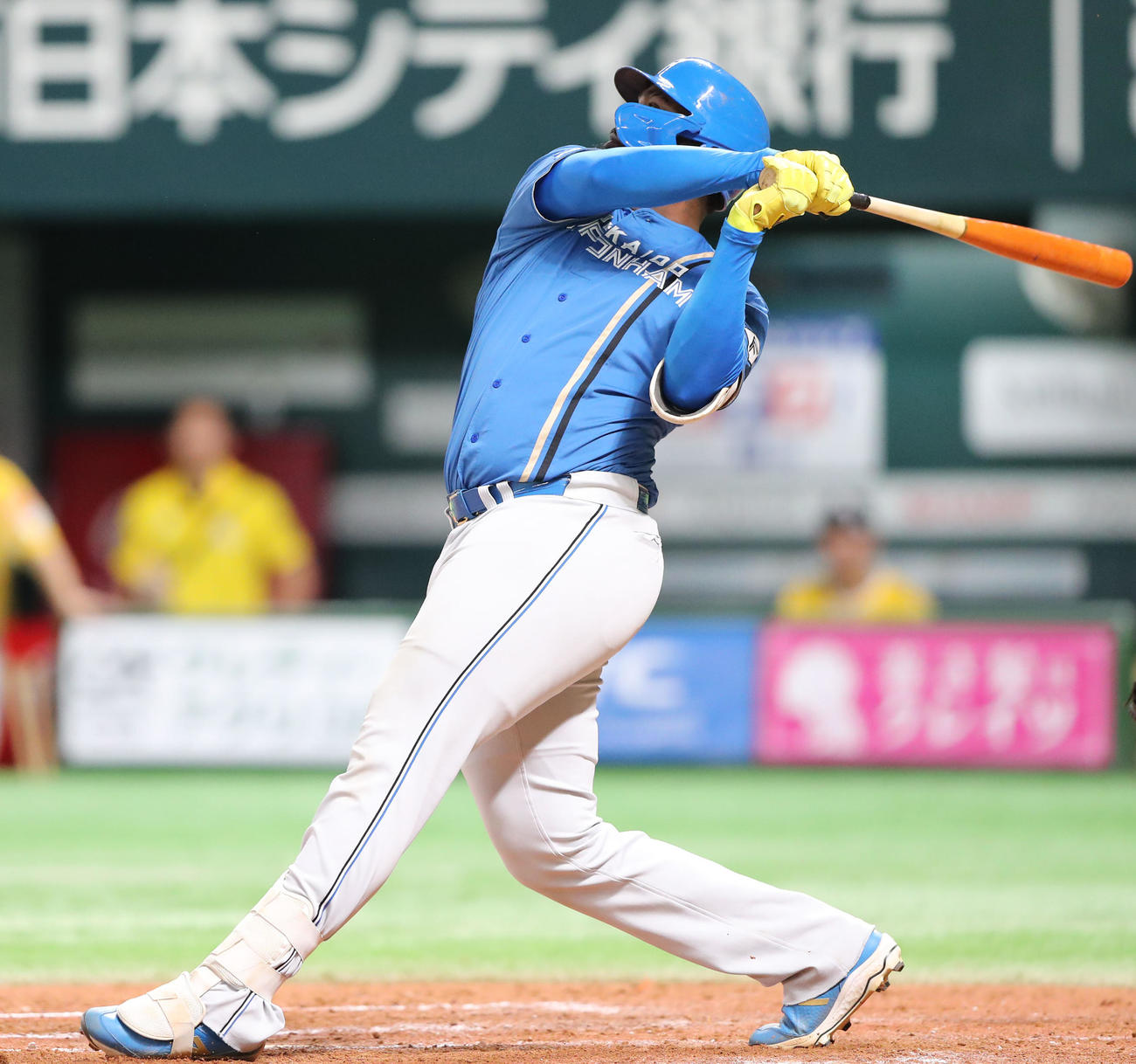 ソフトバンク対日本ハム　8回表日本ハム2死二塁、レイエスは勝ち越しの右越え適時打を放つ（撮影・鬼束羽瑠菜）