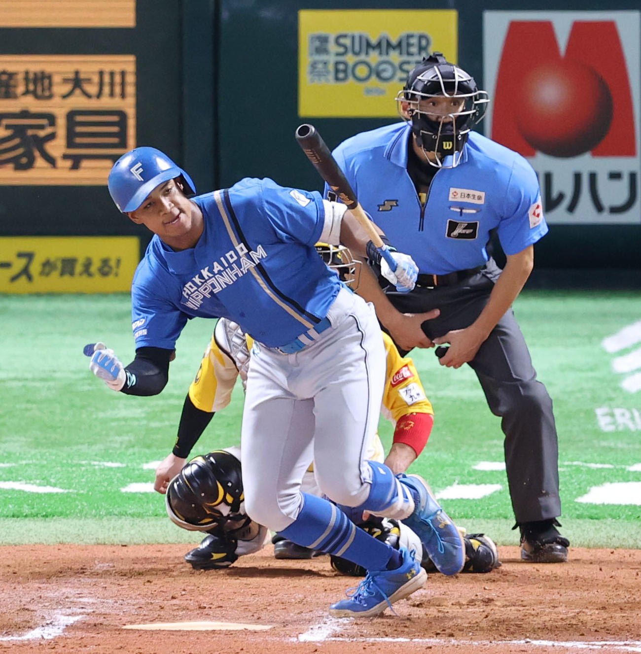 ソフトバンク対日本ハム　8回表日本ハム1死二塁、万波は左前に同点となる適時打を放つ（撮影・梅根麻紀）