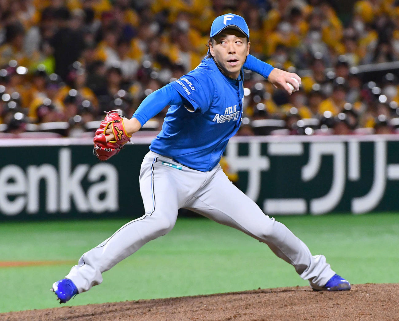 ソフトバンク対日本ハム　6回裏から登板した、日本ハム3番手の宮西（撮影・岩下翔太）