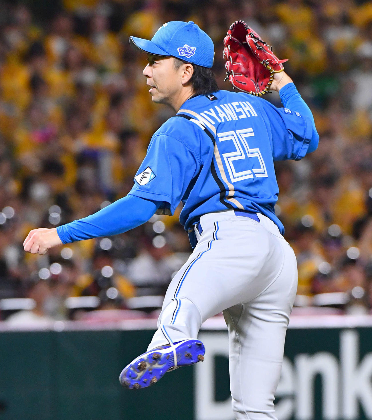 ソフトバンク対日本ハム　6回裏から登板した、日本ハム3番手の宮西（撮影・岩下翔太）