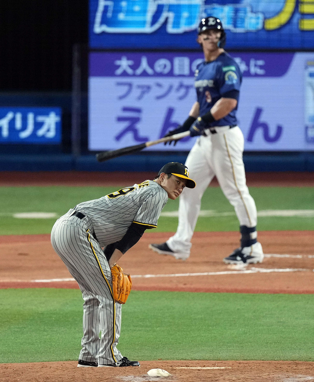 DeNA対阪神　6回裏DeNA無死、オースティンに同点ソロ本塁打を浴びる大竹（撮影・たえ見朱実）