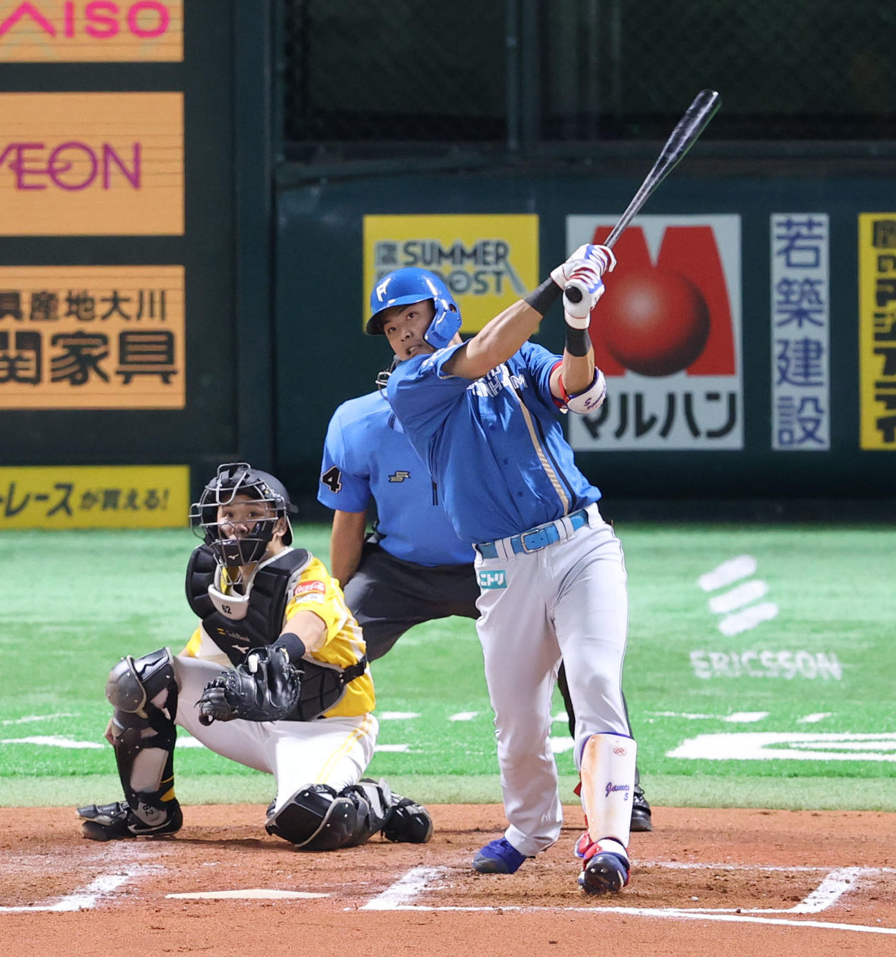 ソフトバンク対日本ハム　7回表日本ハム2死一塁、野村は中越えに逆転となる2点本塁打を放つ（撮影・梅根麻紀）